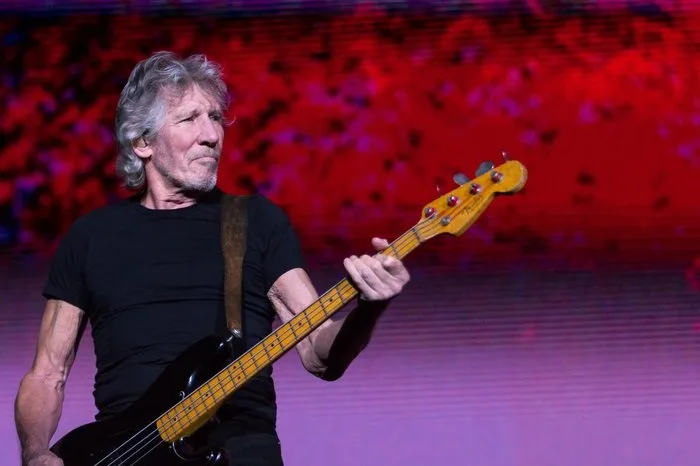 Imagem de conteúdo da notícia "Roger Waters lança dois novos singles" #1