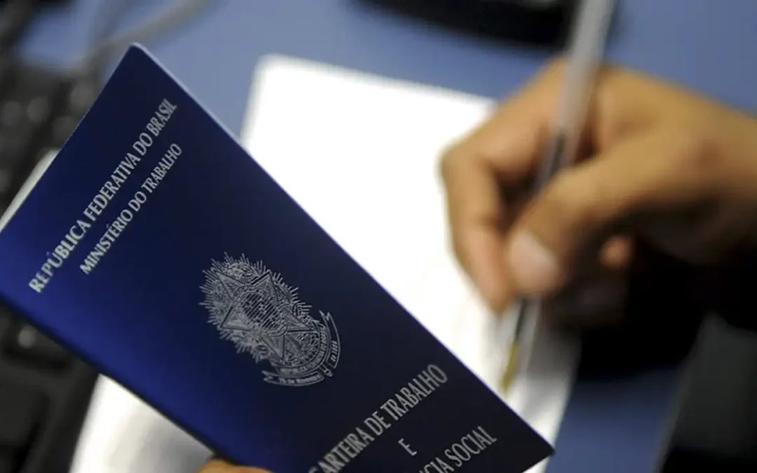 Pela 1ª vez, Brasil tem mais de 100 milhões de trabalhadores ocupados