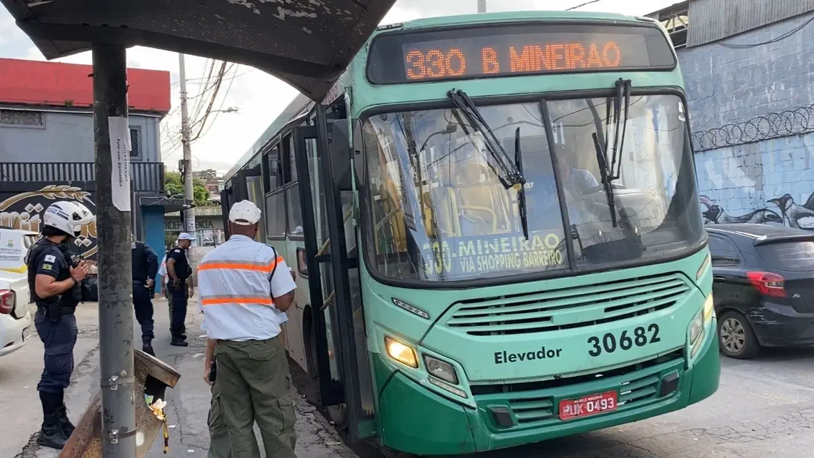 Tolerância zero: Sumob fiscaliza ônibus na região do Barreiro em BH. Pelo  menos quatro coletivos foram recolhidos - Rádio CDL FM - 102,9