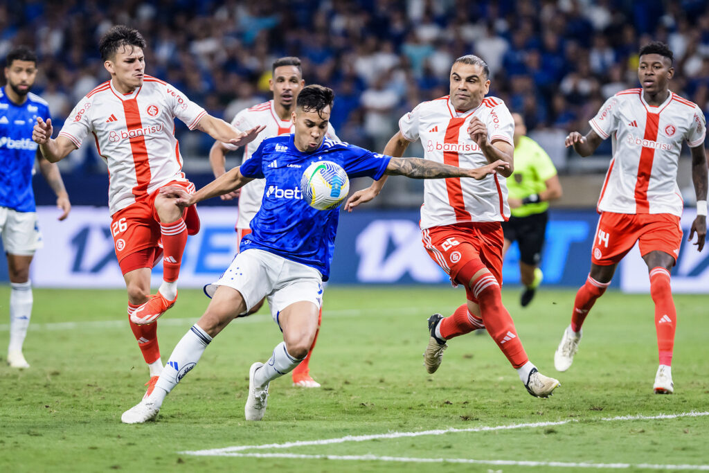 Lance do jogo entre Cruzeiro e Internacional