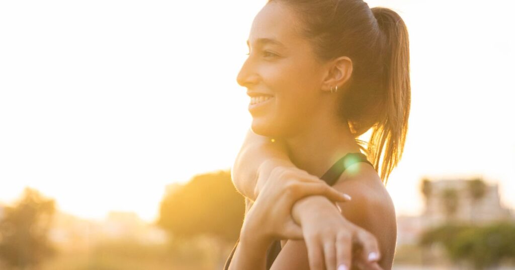 Pessoas com vida saudável praticando exercício