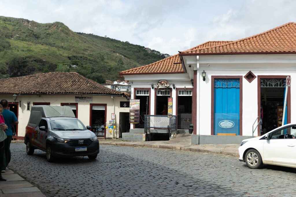 Vista de uma cidade histórica do interior de Minas Gerais