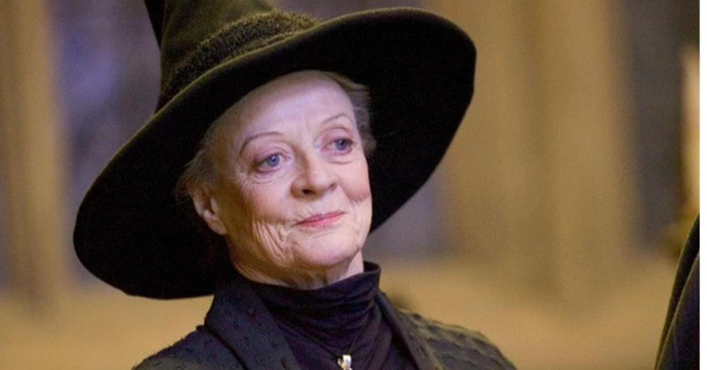 A atriz Dame Maggie Smith como Professora Minerva McGonagol, de Harry Potter.