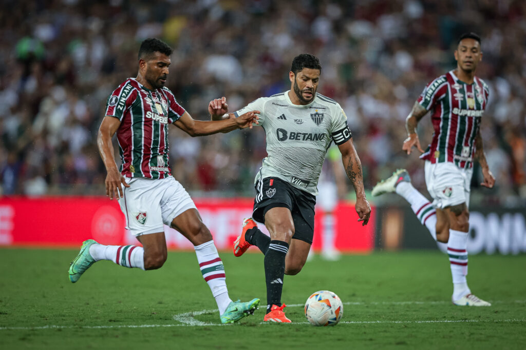 Lance do jogo entre Fluminense e Atlético