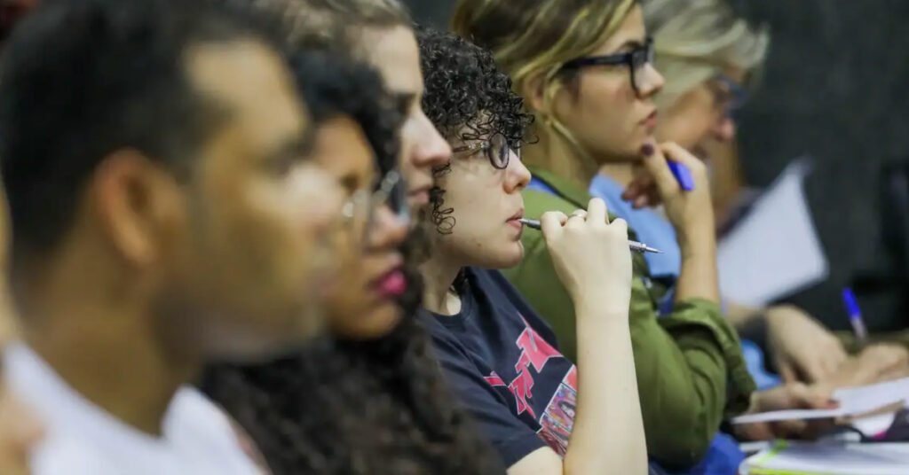 estudantes em aula