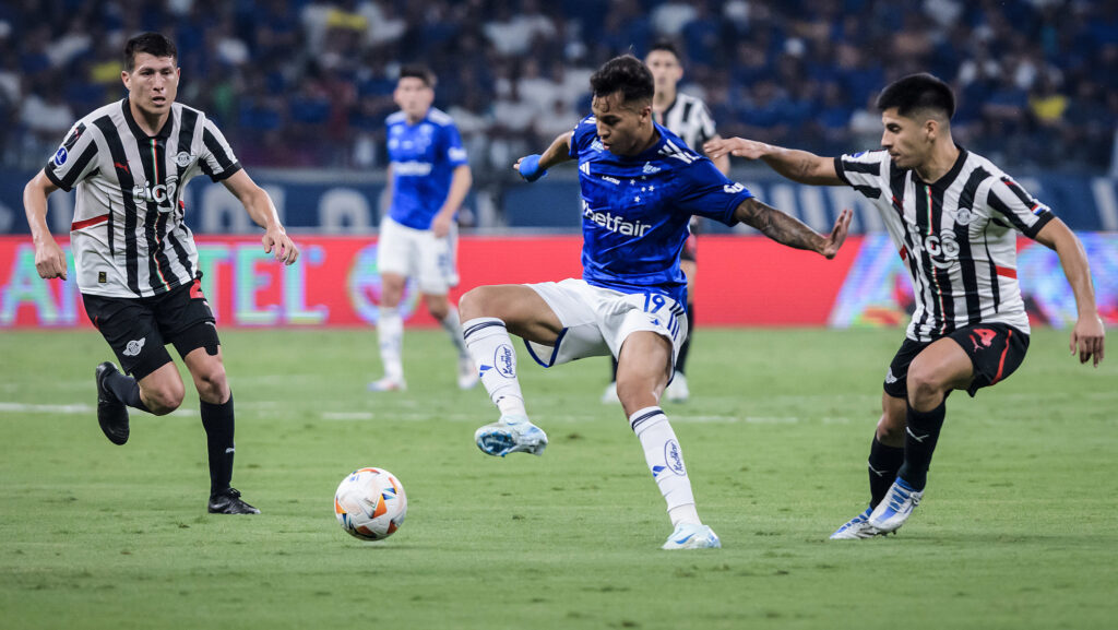 Lance entre Cruzeiro e Libertad, Kaio Jorge