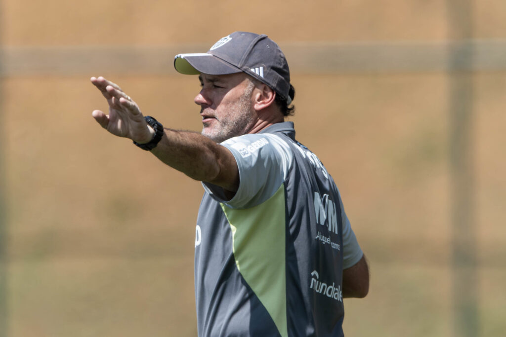 Diego Milito, técnico do Atlético