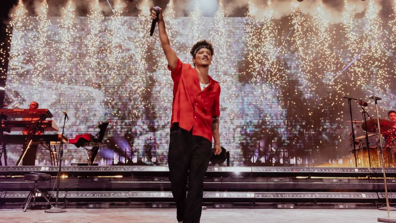 bruno mars no palco