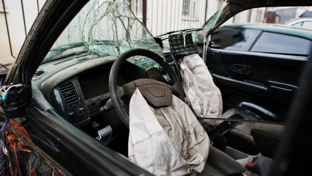 Airbag após acidente de carro