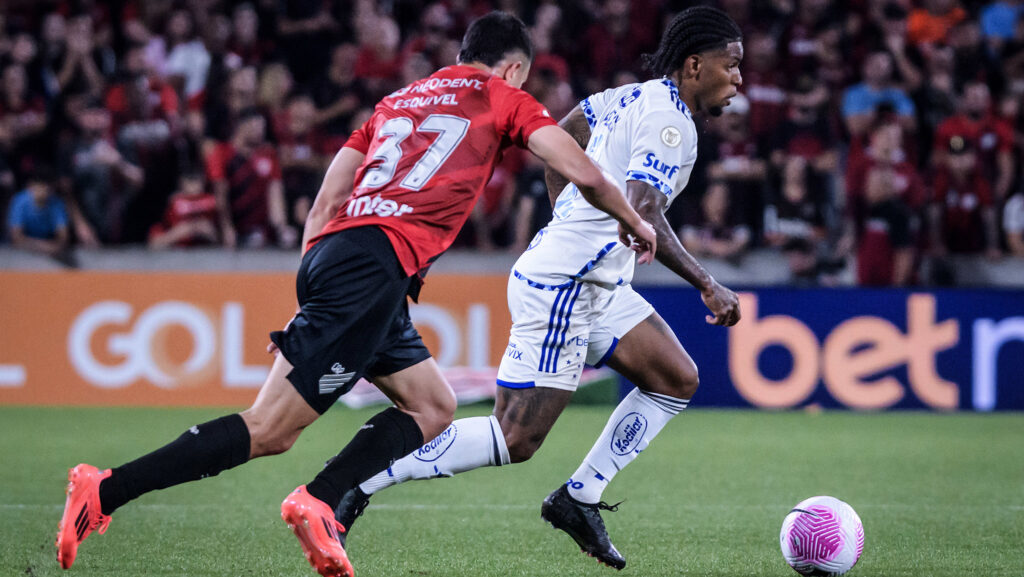 partida entre cruzeiro e atlético paranaense