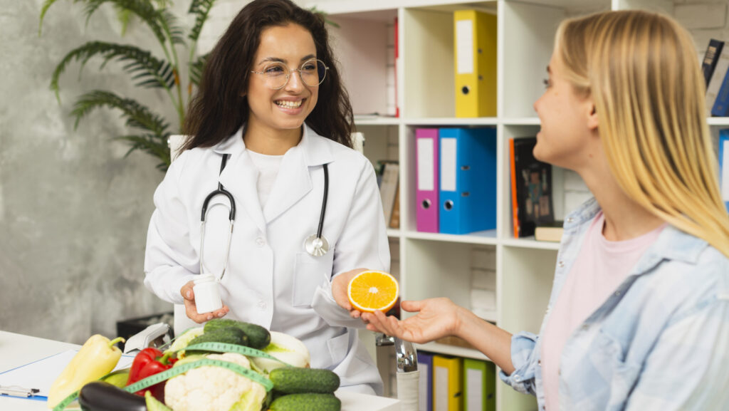 nutricionista atendendo paciente