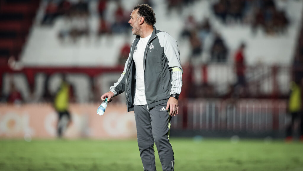 gabriel milito durante jogo