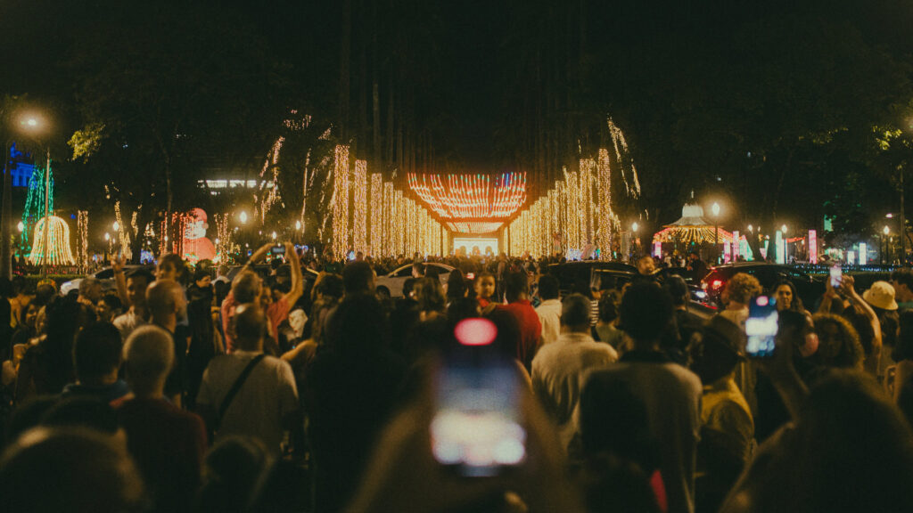 Praça da Liberdade em 2024 iluminada para o Natal