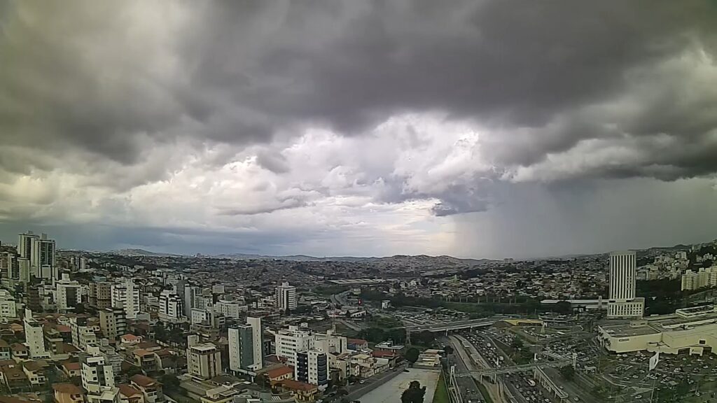 céu nublado belo horizonte