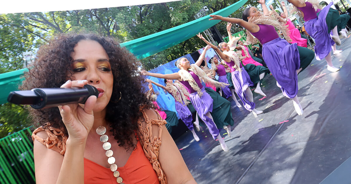 adrianna moreira e dançarinas do grupo somos