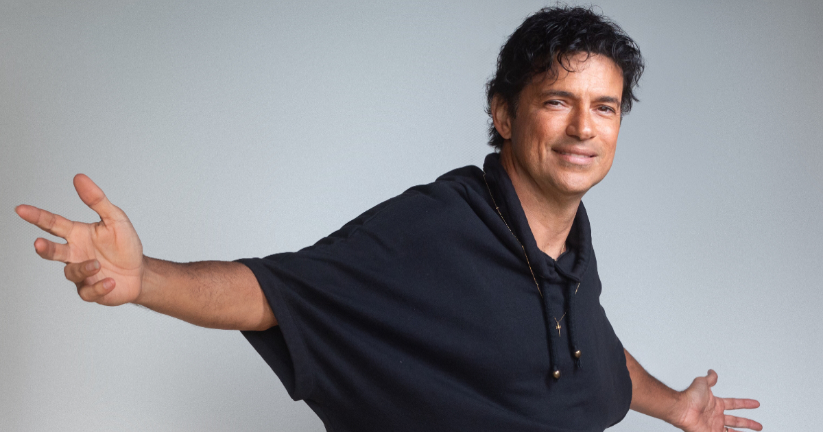 jorge vercillo posando