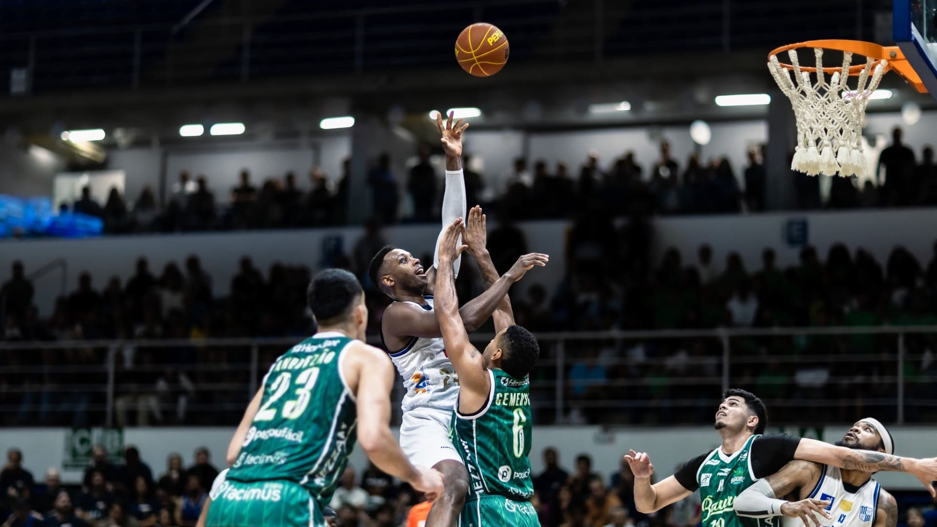 minas tenis clube basquete futebol