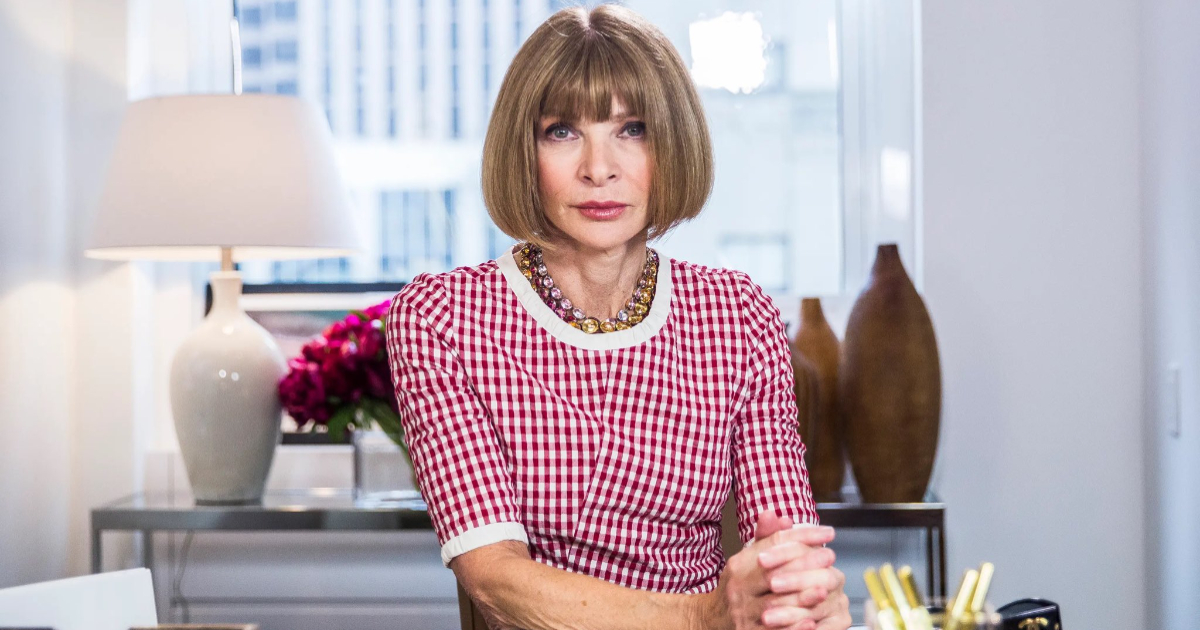 anna wintour posando