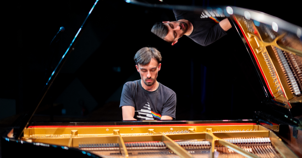 bruno hrabovsky tocando piano