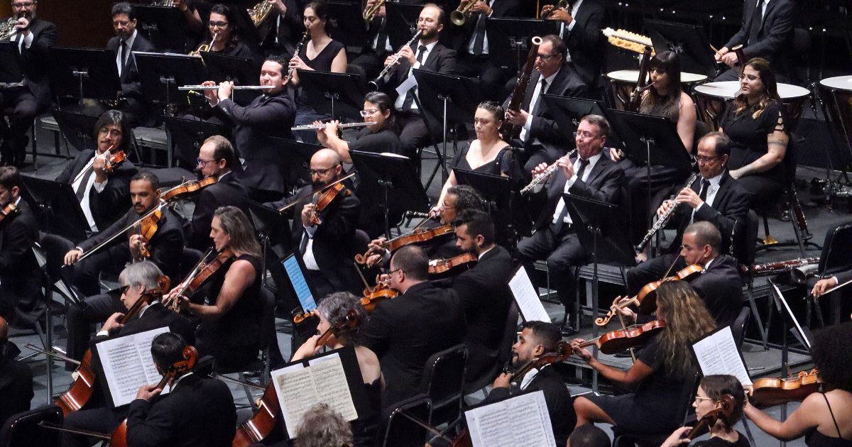 orquestra sinfônica de minas gerais tocando
