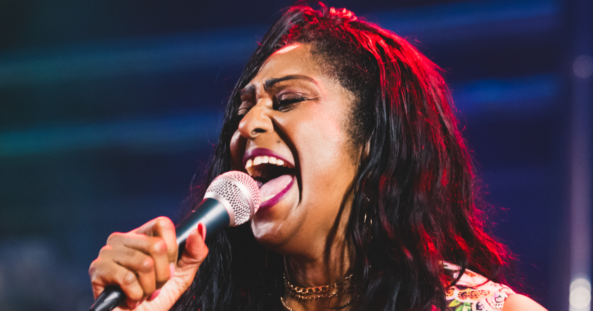 claudette king cantando