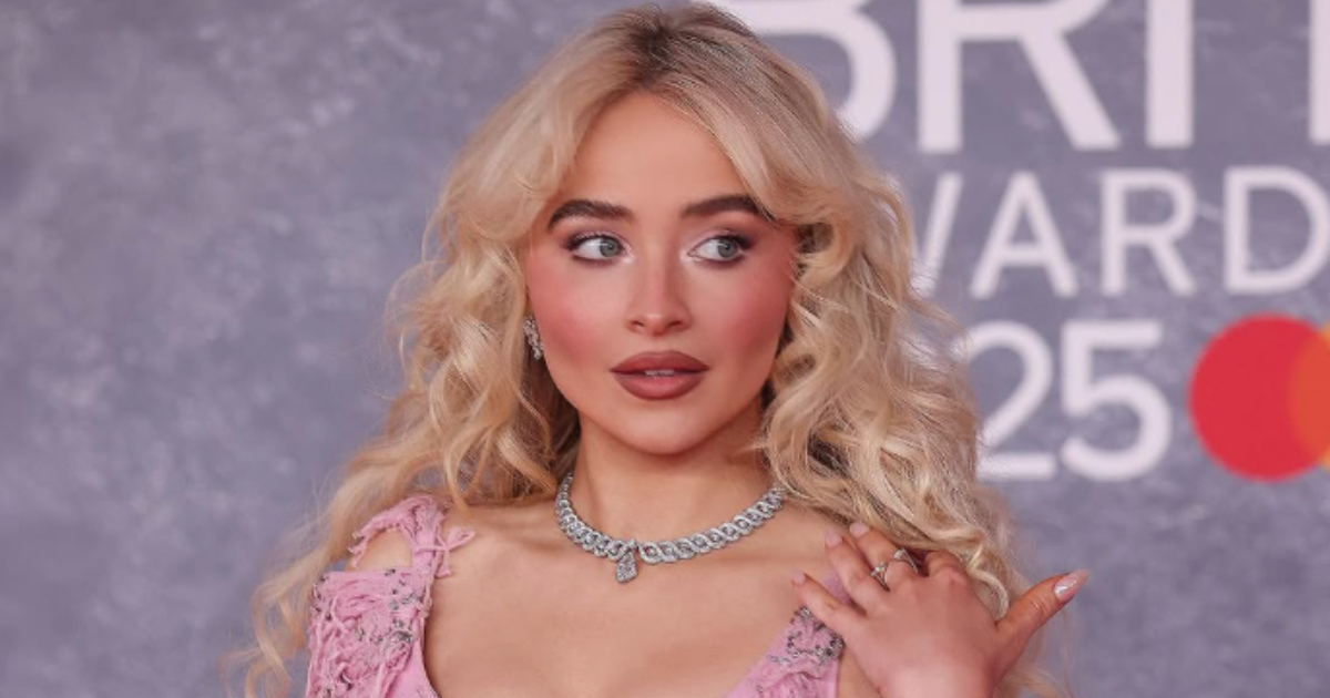 sabrina carpenter em premiação
