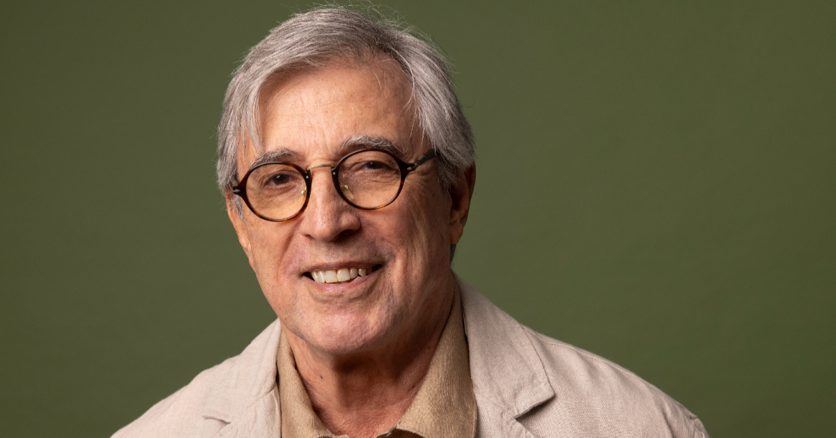 ivan lins sorrindo