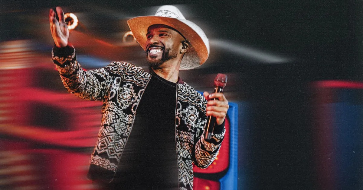 alexandre pires no palco