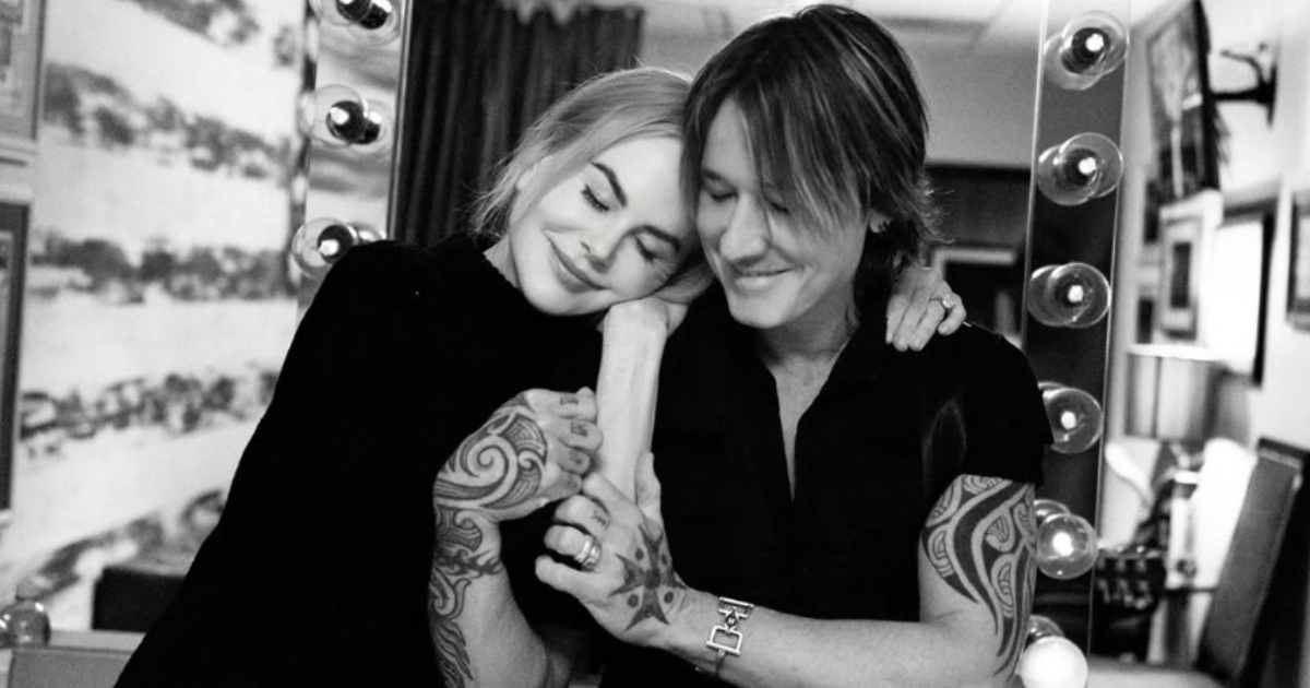 nicole kidman e keith urban em momento de carinho