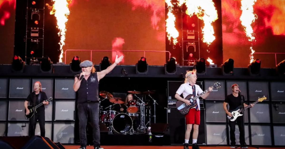 ac/dc no palco da turnê power up