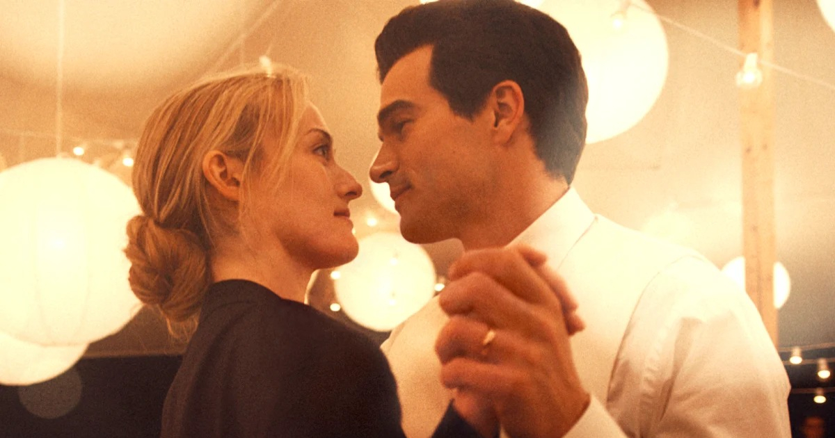 cena da série love story: John F. Kennedy Jr. & Carolyn Bessette