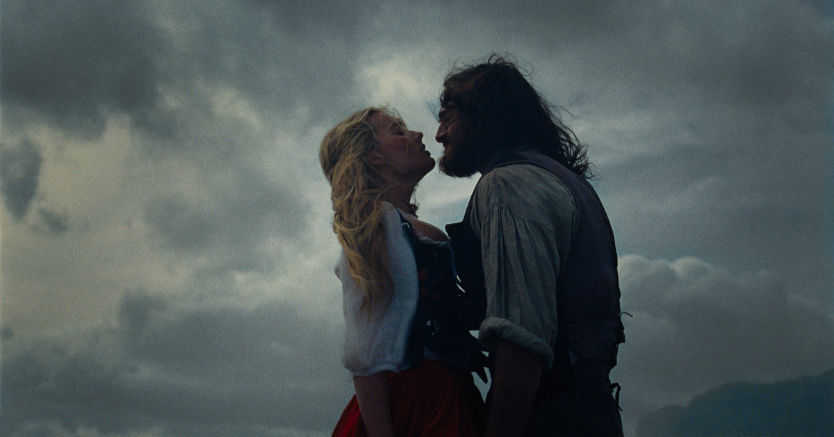 cena do filme o morro dos ventos uivantes de emerald fennell