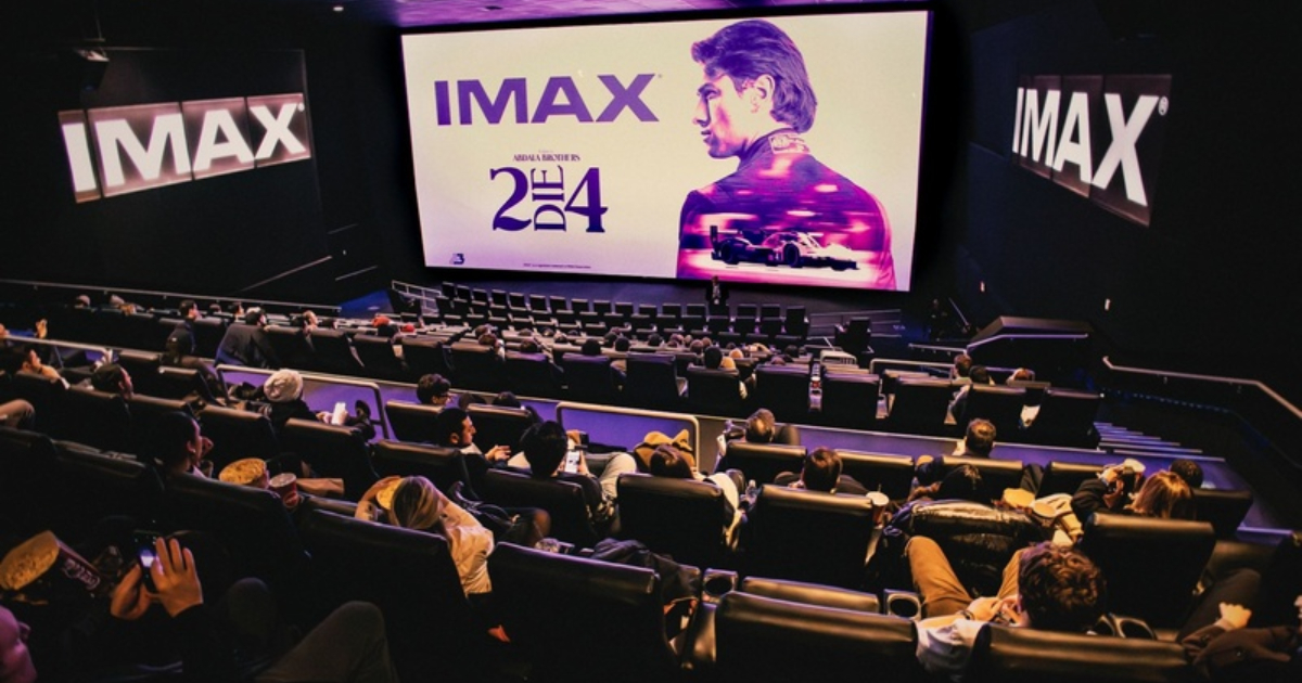 sala de cinema na pré-estreia de 2die4