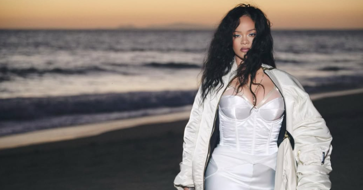 rihanna na praia