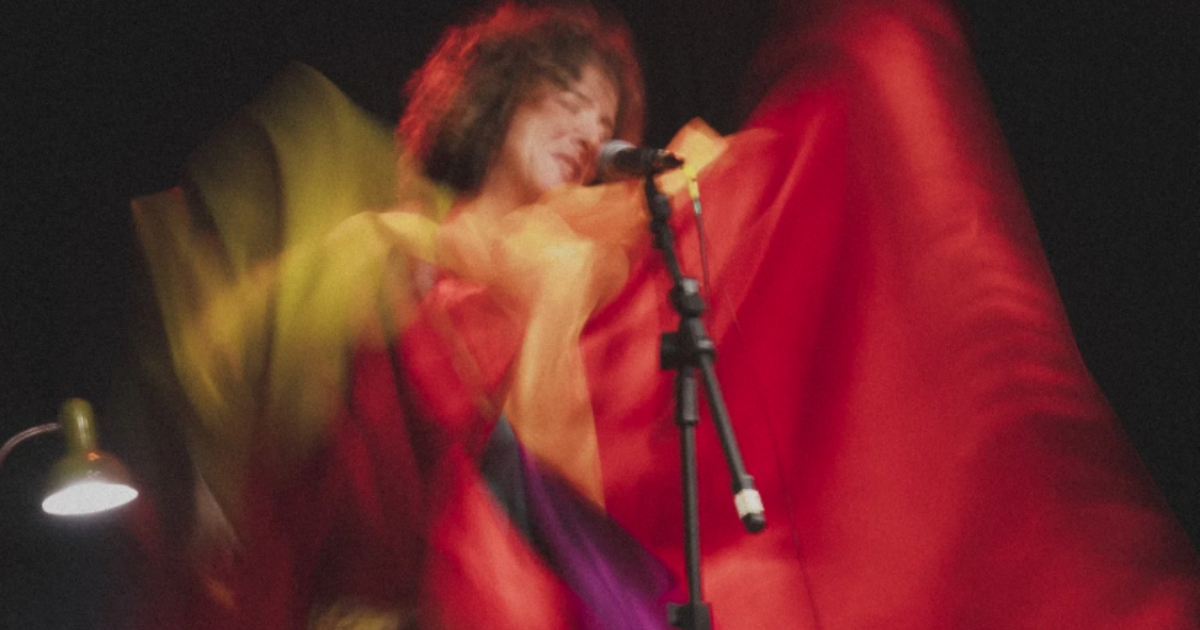 patrícia ahmaral cantando