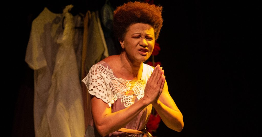 rose irene visitação interpretando na peça a confissão de leontina