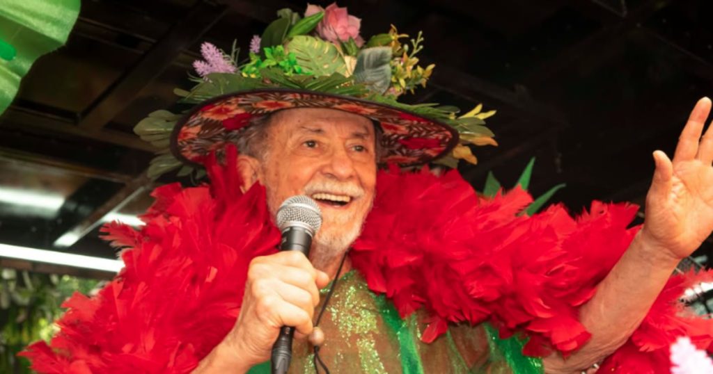tom zé em bloco de carnaval