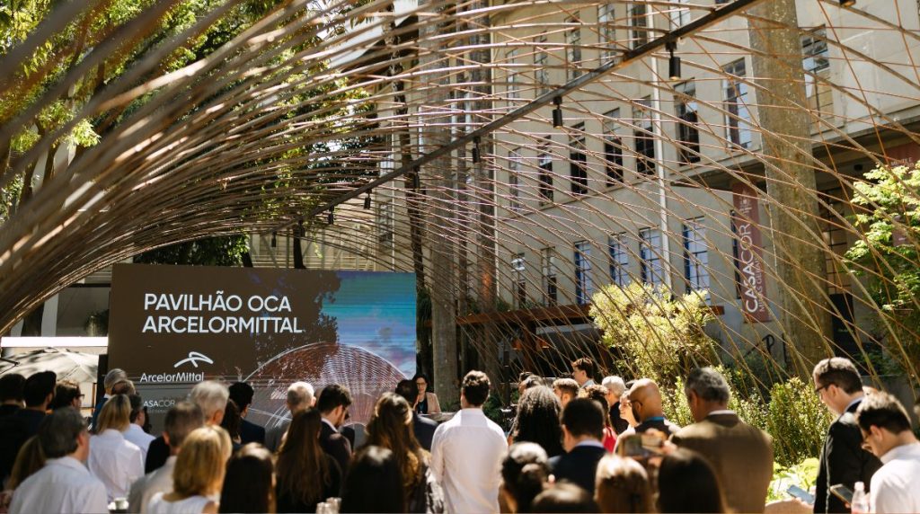 Esqueceram o concreto Como os vergalhões da ArcelorMittal recriaram a arquitetura indígena na CASACOR