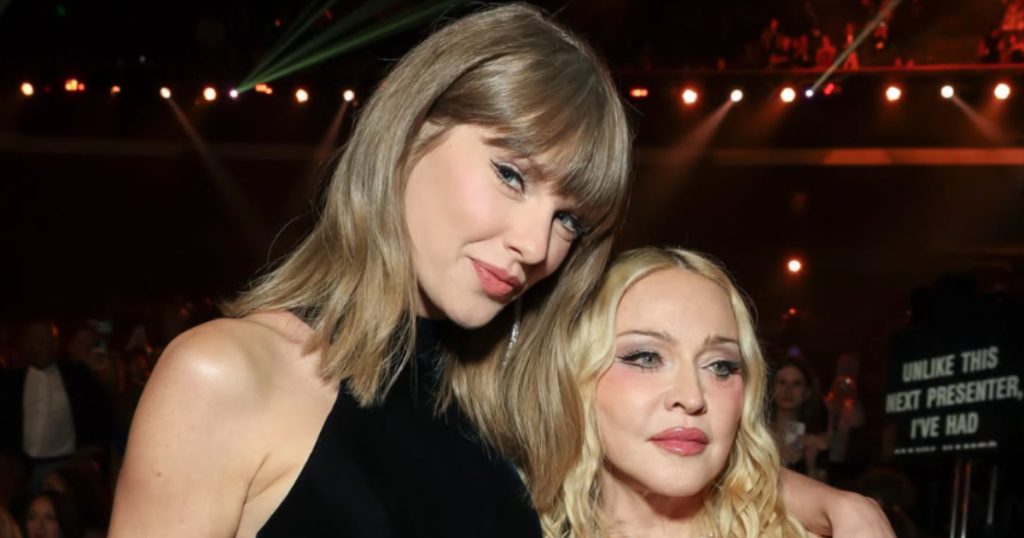 taylor swift e madonna posando juntas no vma