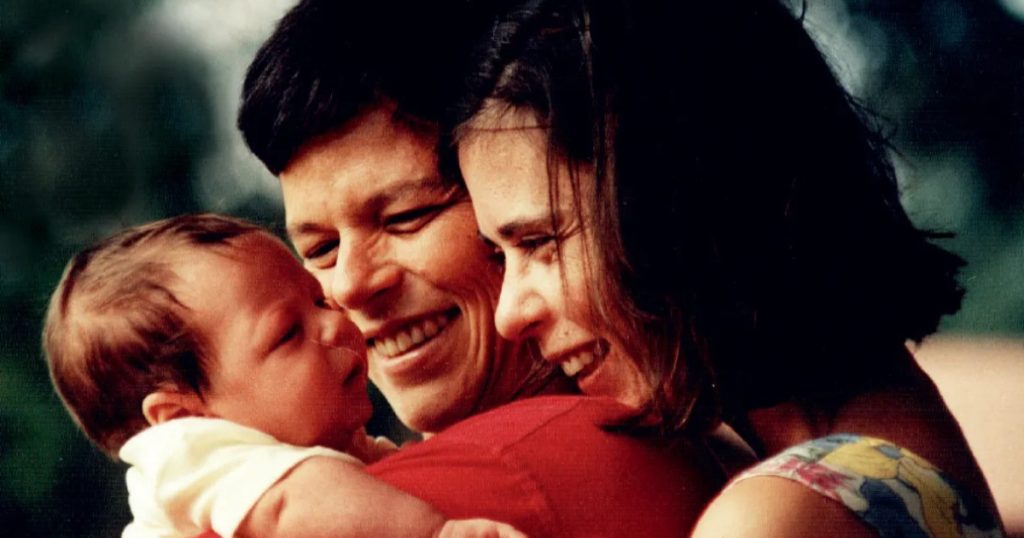 cássia eller com chico chico no colo e maria eugênia junto