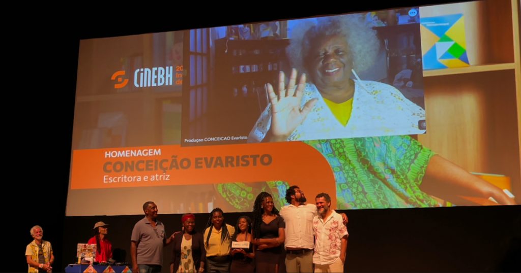 conceição evaristo, sua família e cineastas da filmes de plástico na abertura da cinebh 2026