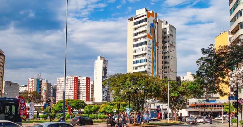 movimento na praça raul soares em belo horizonte