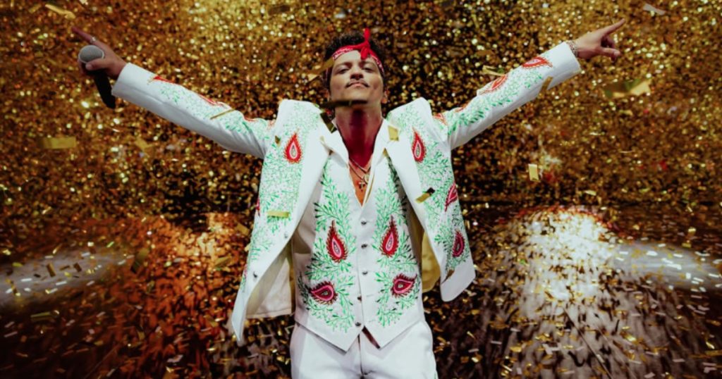 bruno mars no palco da the romantic tour